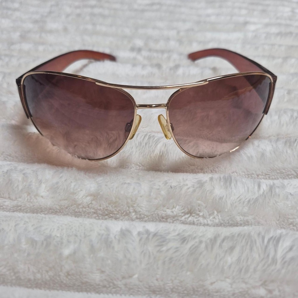 Womens Gold Tone Aviator Sunglasses Brown Gradient Lens Tortoise Temples